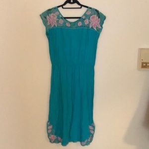 Vintage Embroidered Dress 👗 🌸